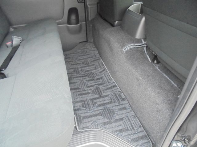 TOYOTA HIACE VAN 2WD 2022 Image 31