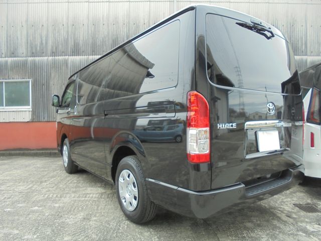 TOYOTA HIACE VAN 2WD 2022 Image 31
