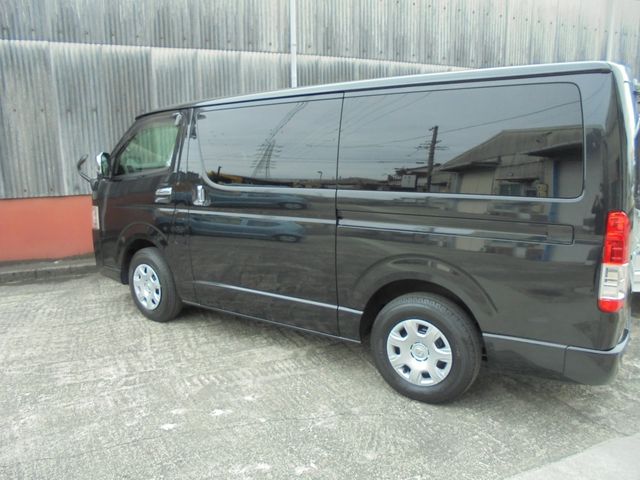 TOYOTA HIACE VAN 2WD 2022 Image 31