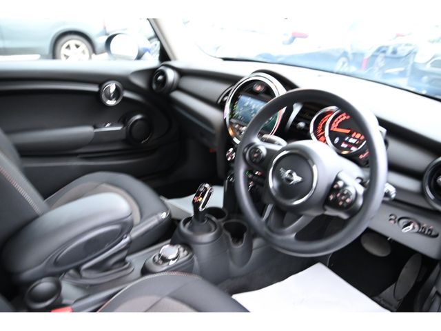 BMW MINI COOPER 2019 Image 31