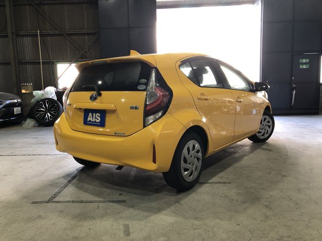 TOYOTA AQUA 2017 Image 31