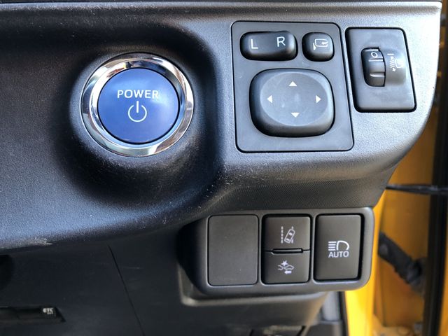 TOYOTA AQUA 2017 Image 31