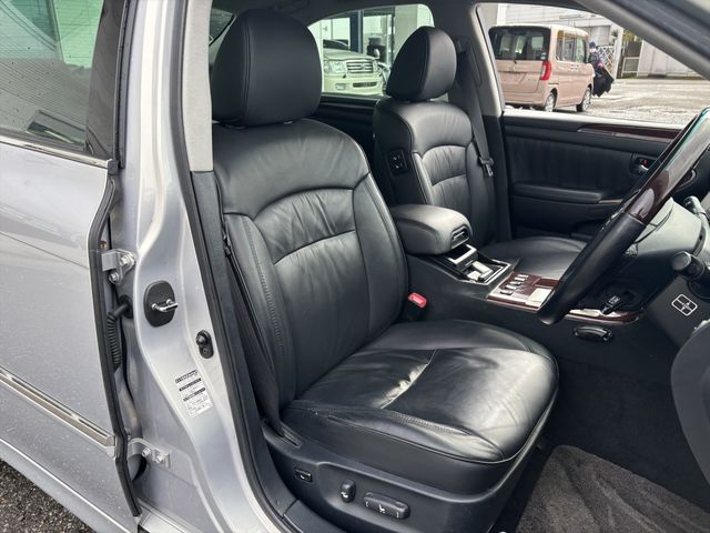 TOYOTA CROWN MAJESTA 4WD 2006 Image 31