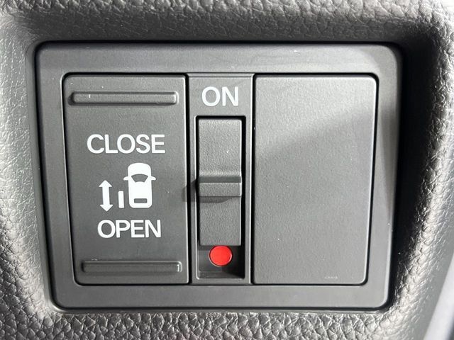 HONDA N BOX CUSTOM 2018 Image 31