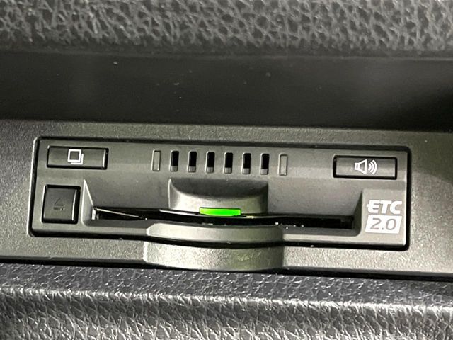 TOYOTA VOXY HYBRID 2021 Image 31