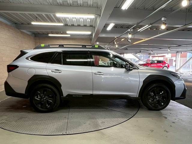 SUBARU LEGACY OUTBACK 2022 Image 31