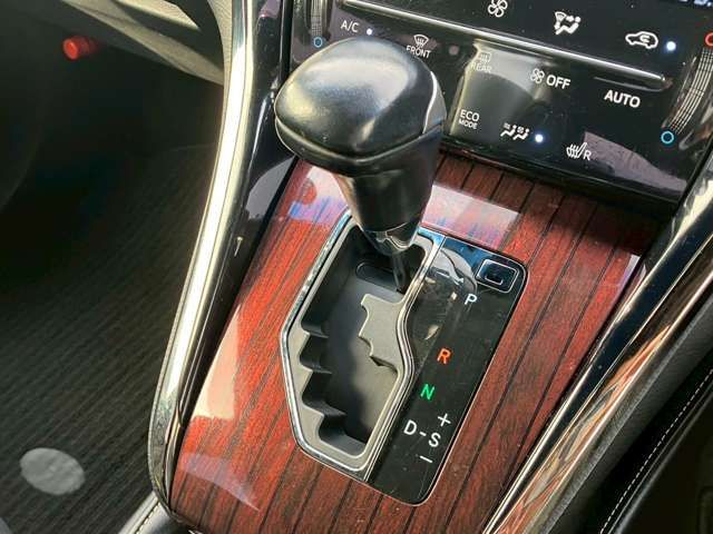 TOYOTA HARRIER HYBRID 2015 Image 31