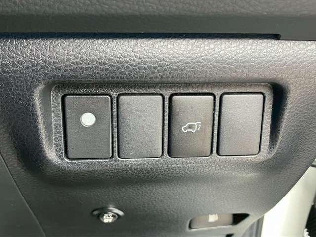 TOYOTA HARRIER HYBRID 2015 Image 31