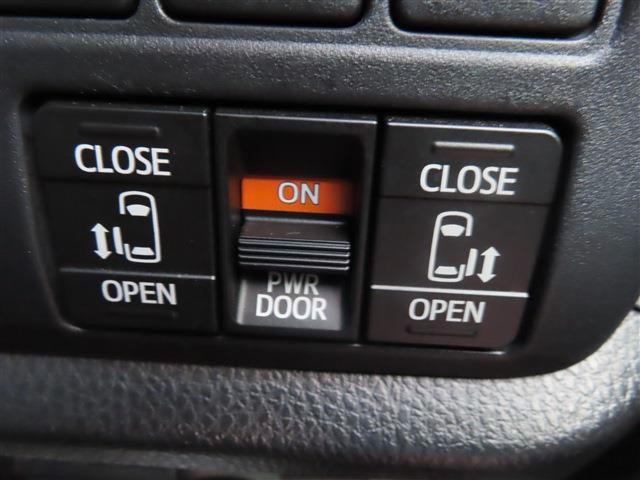 TOYOTA NOAH 2016 Image 31