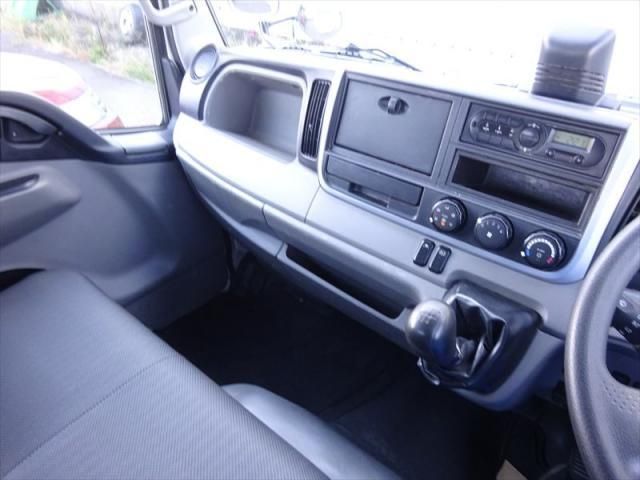 MITSUBISHI CANTER 2018 Image 31