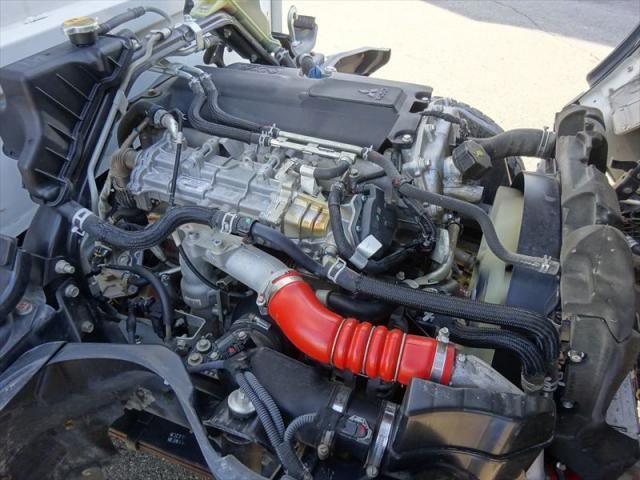 MITSUBISHI CANTER 2018 Image 31