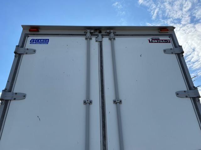 ISUZU ELF 2022 Image 31