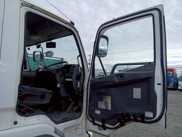 MITSUBISHI FUSOU FIGHTER 2017 Image 31