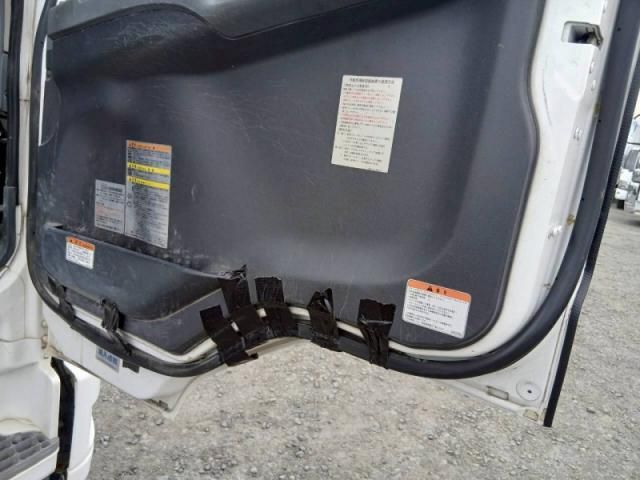 MITSUBISHI FUSOU FIGHTER 2017 Image 31