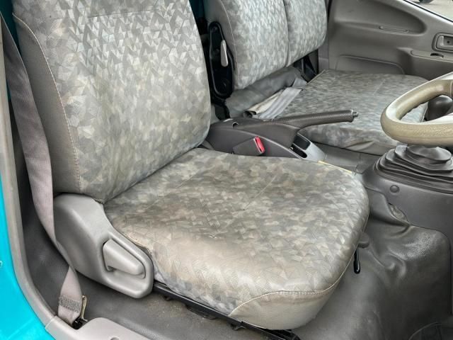 HINO DUTRO 2007 Image 31