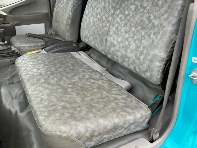 HINO DUTRO 2007 Image 31