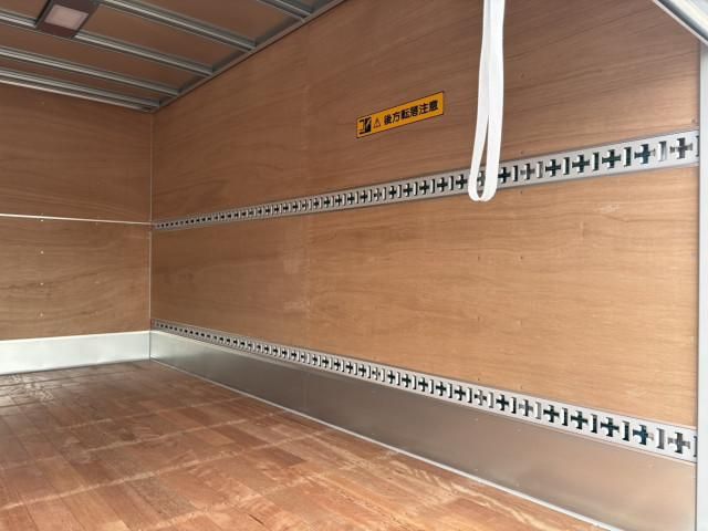 MITSUBISHI CANTER 2025 Image 31