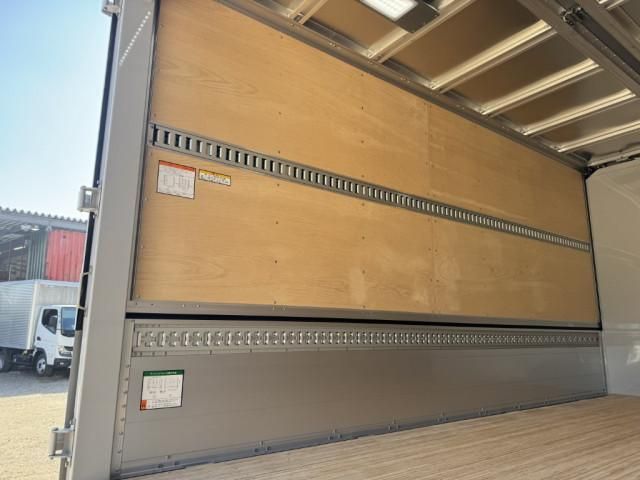 MITSUBISHI CANTER 2025 Image 31