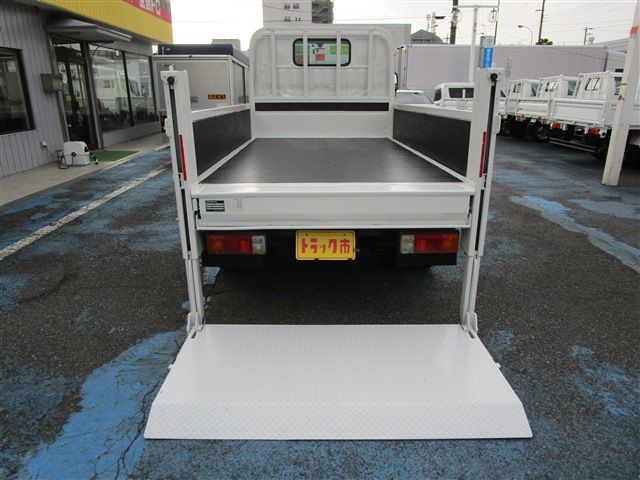 HINO DUTRO 2019 Image 31