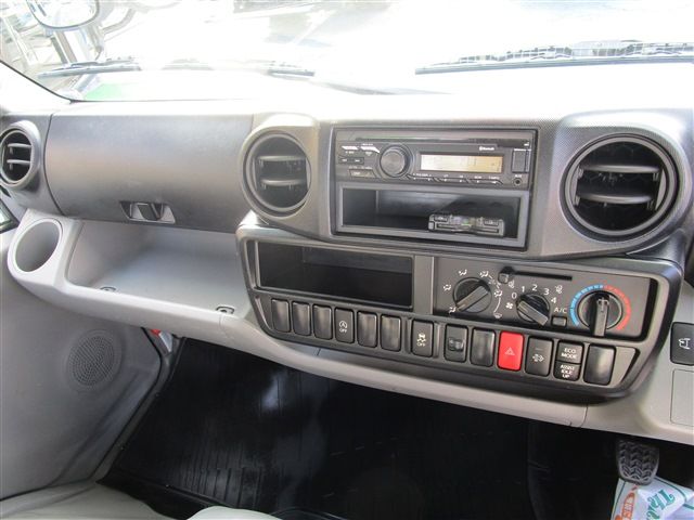 HINO DUTRO 2019 Image 31