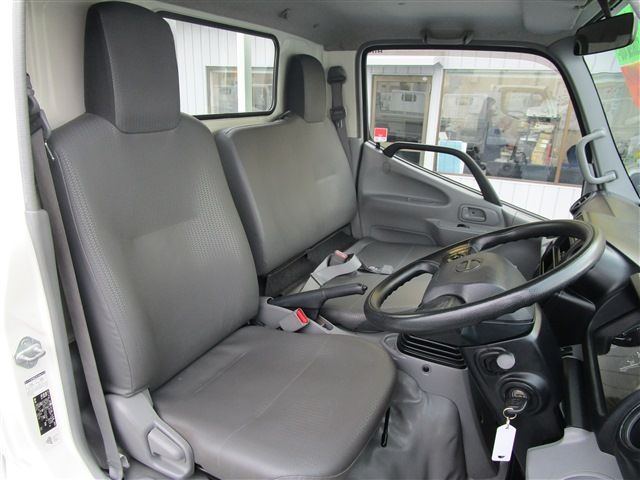 HINO DUTRO 2019 Image 31