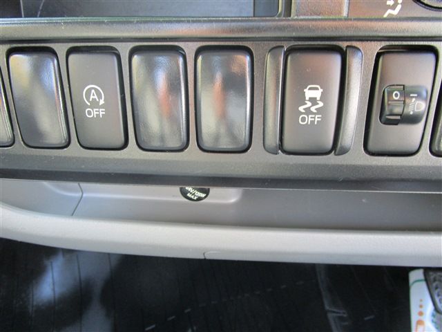 HINO DUTRO 2019 Image 31