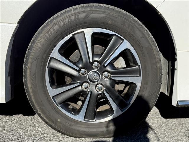 TOYOTA NOAH 2018 Image 31