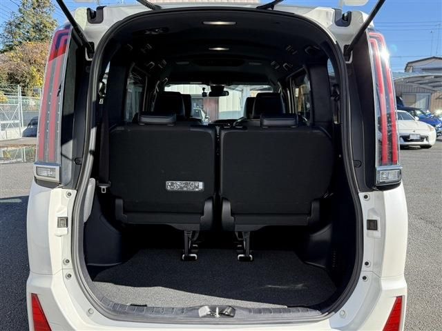 TOYOTA NOAH 2018 Image 31