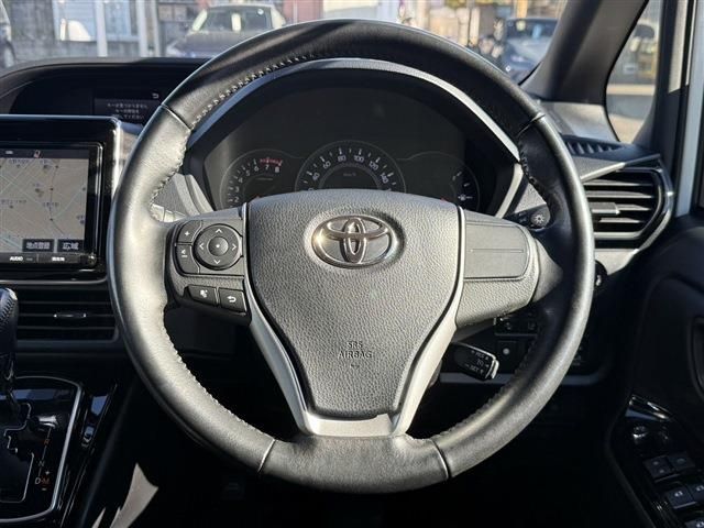 TOYOTA NOAH 2018 Image 31