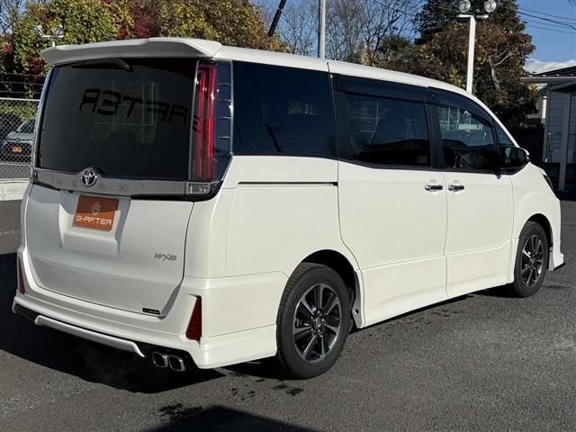 TOYOTA NOAH 2018 Image 31