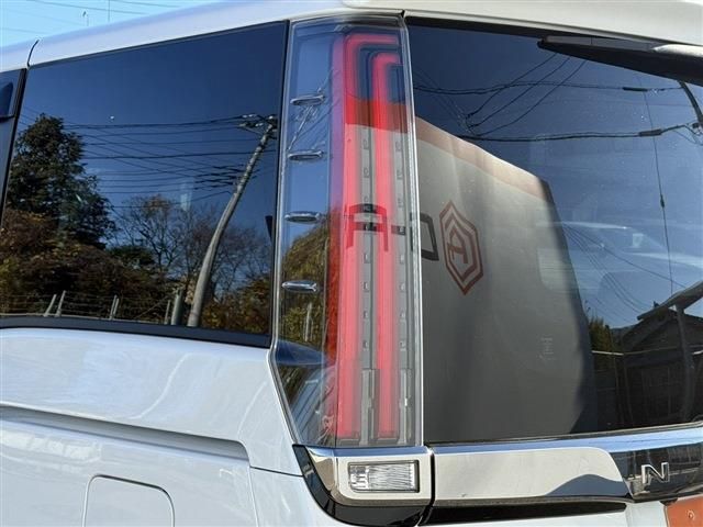 TOYOTA NOAH 2018 Image 31