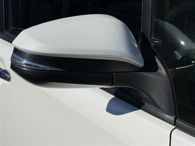 TOYOTA NOAH 2018 Image 31