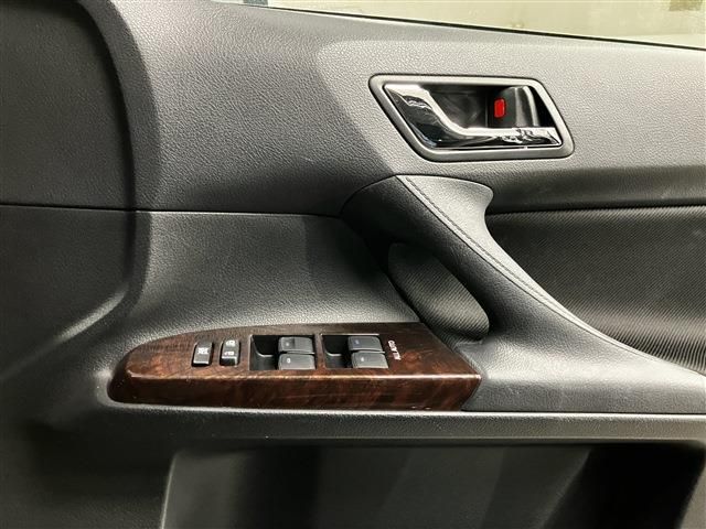 TOYOTA MARK X 2019 Image 31