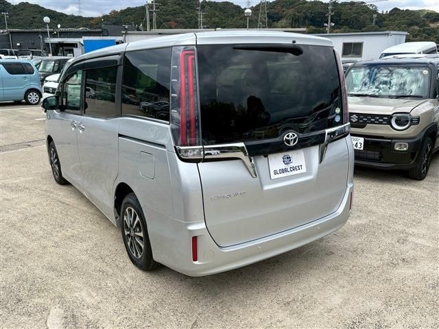 TOYOTA ESQUIRE 2019 Image 31