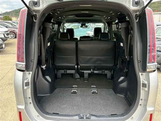 TOYOTA ESQUIRE 2019 Image 31