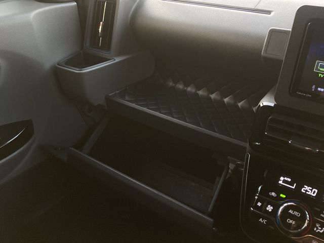 DAIHATSU TANTO CUSTOM 2019 Image 31