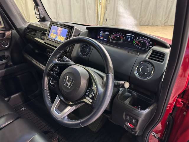 HONDA N BOX CUSTOM 2018 Image 31