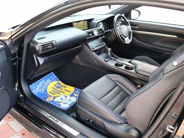 TOYOTA LEXUS RC300H 2018 Image 31