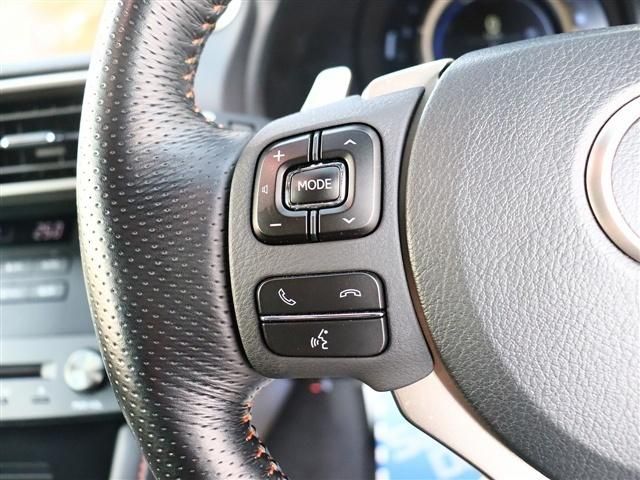 TOYOTA LEXUS RC300H 2018 Image 31