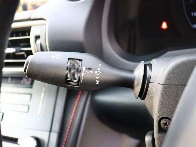 TOYOTA LEXUS RC300H 2018 Image 31