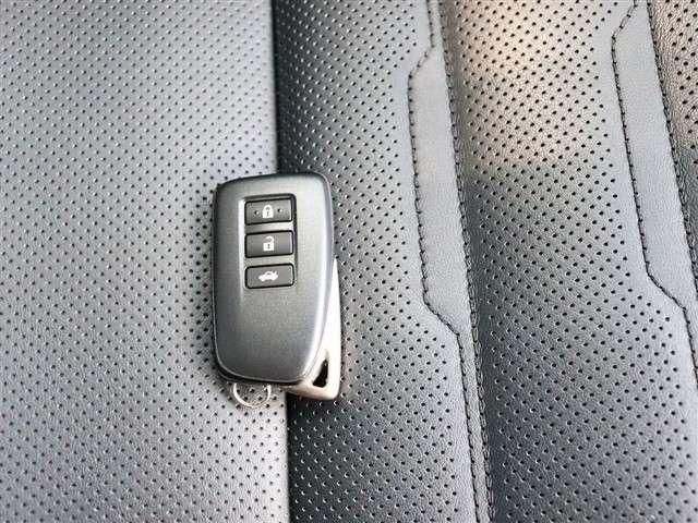 TOYOTA LEXUS RC300H 2018 Image 31