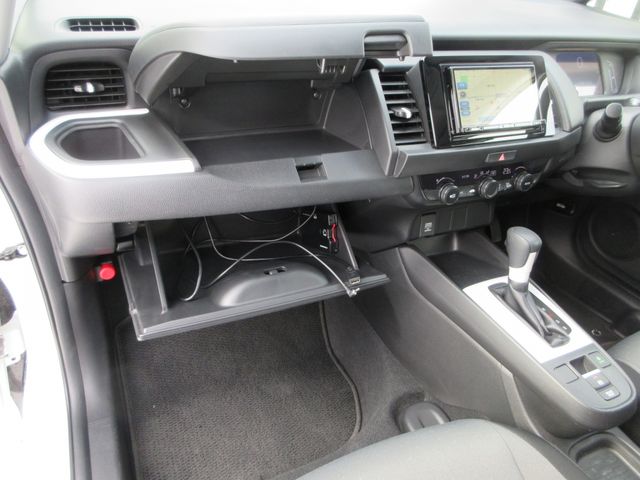 HONDA FIT E:HEV 4WD 2023 Image 31