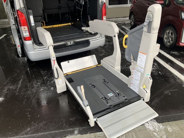 TOYOTA HIACE VAN 4WD 2019 Image 31