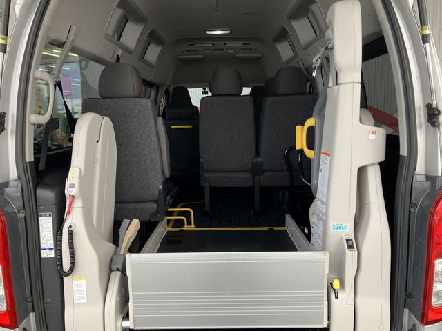 TOYOTA HIACE VAN 4WD 2019 Image 31