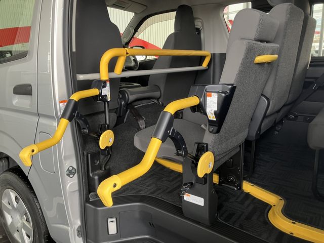 TOYOTA HIACE VAN 4WD 2019 Image 31