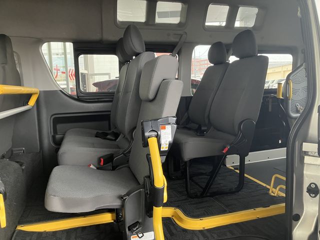 TOYOTA HIACE VAN 4WD 2019 Image 31