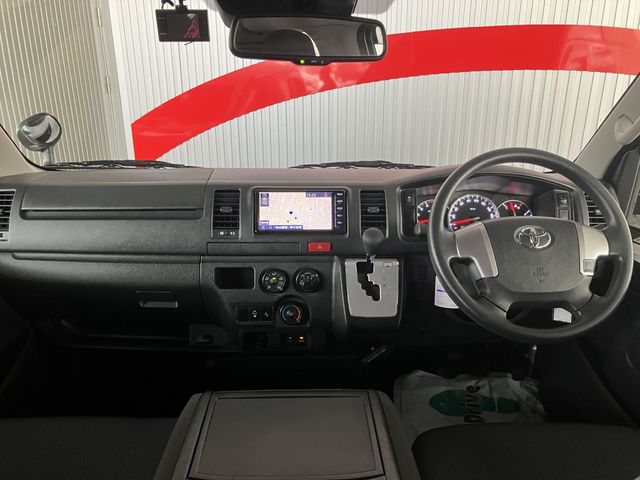 TOYOTA HIACE VAN 4WD 2019 Image 31