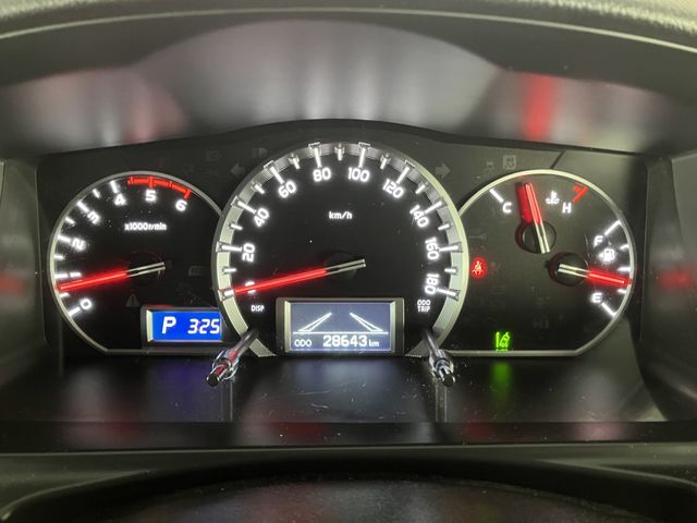 TOYOTA HIACE VAN 4WD 2019 Image 31