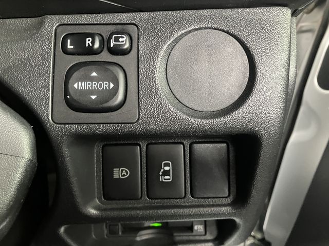 TOYOTA HIACE VAN 4WD 2019 Image 31