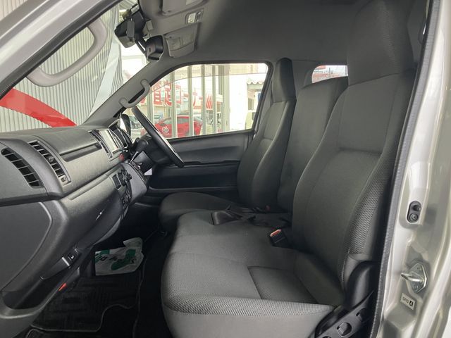TOYOTA HIACE VAN 4WD 2019 Image 31